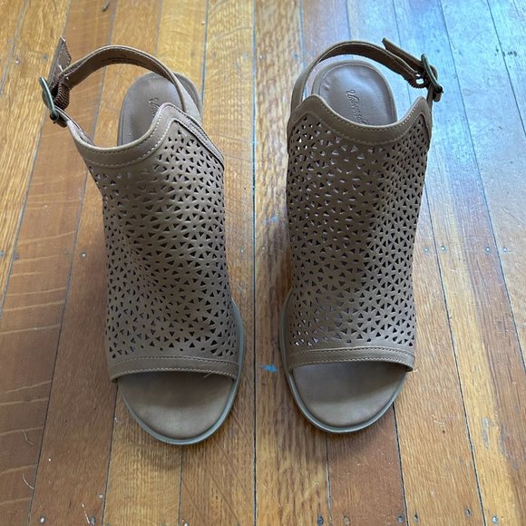 Universal Thread Milliana Heeled Sling Back Cut Out - Picture 6 of 6